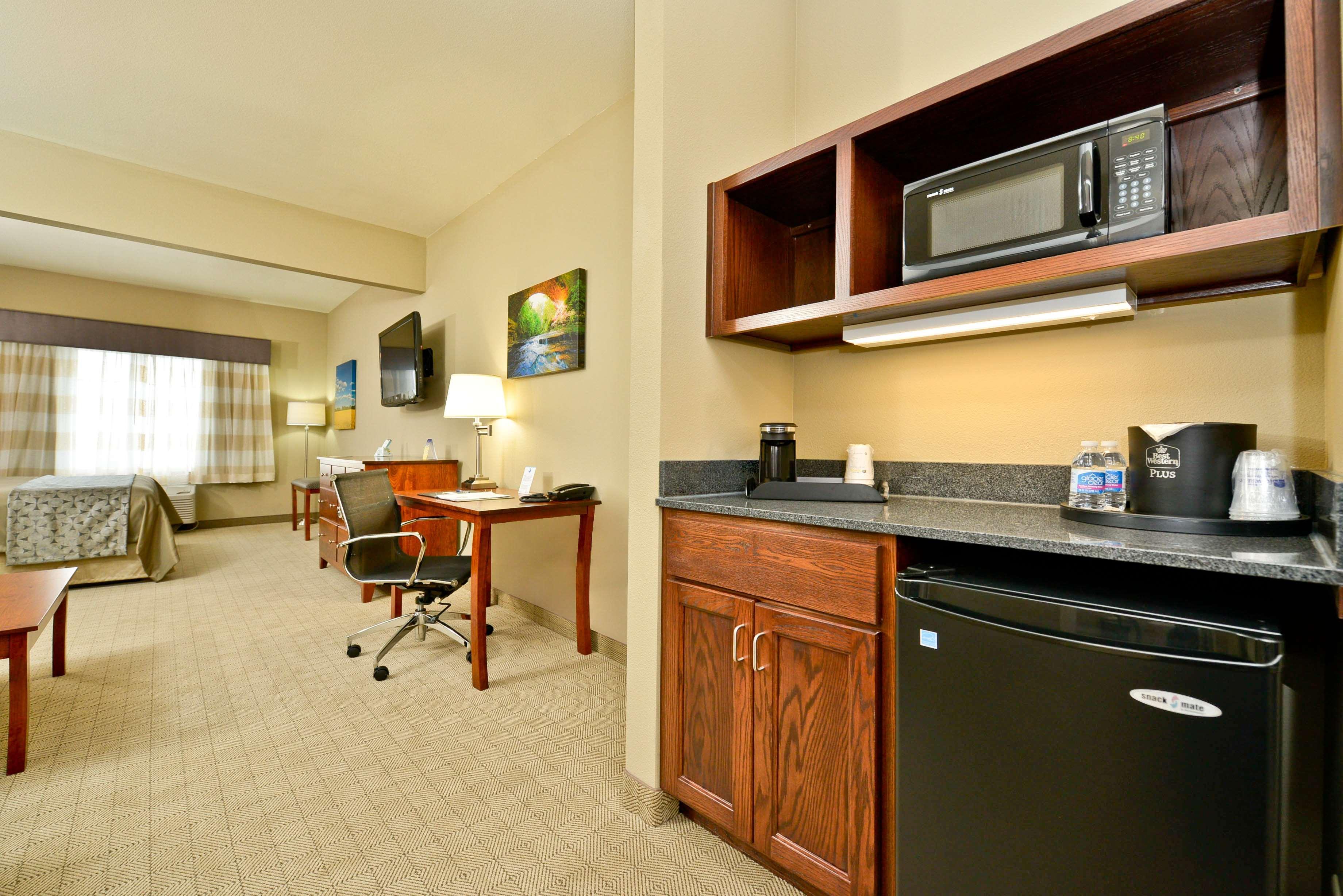 Best Western Plus Green Mill Village Hotel & Suites Arcola Eksteriør bilde