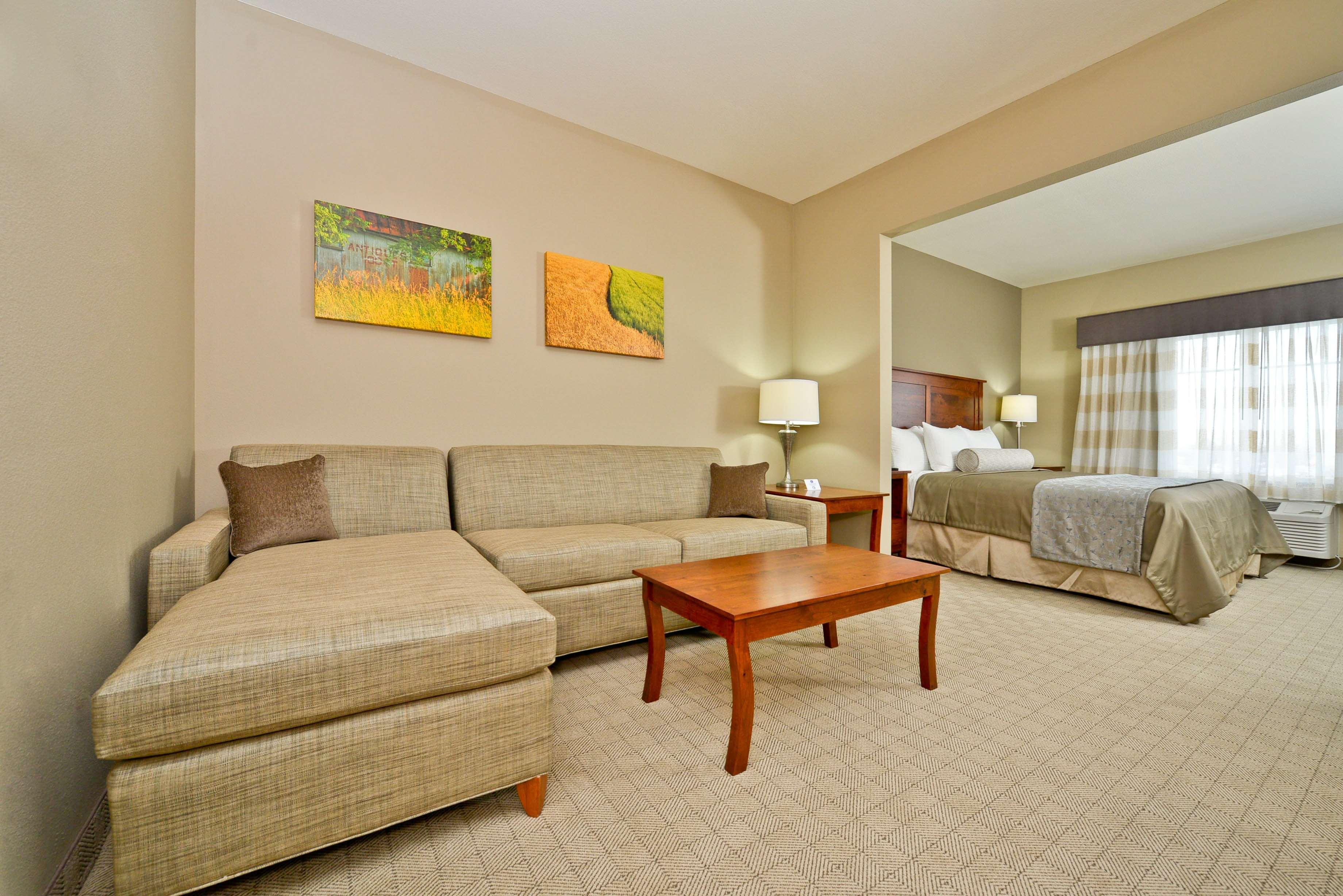 Best Western Plus Green Mill Village Hotel & Suites Arcola Eksteriør bilde