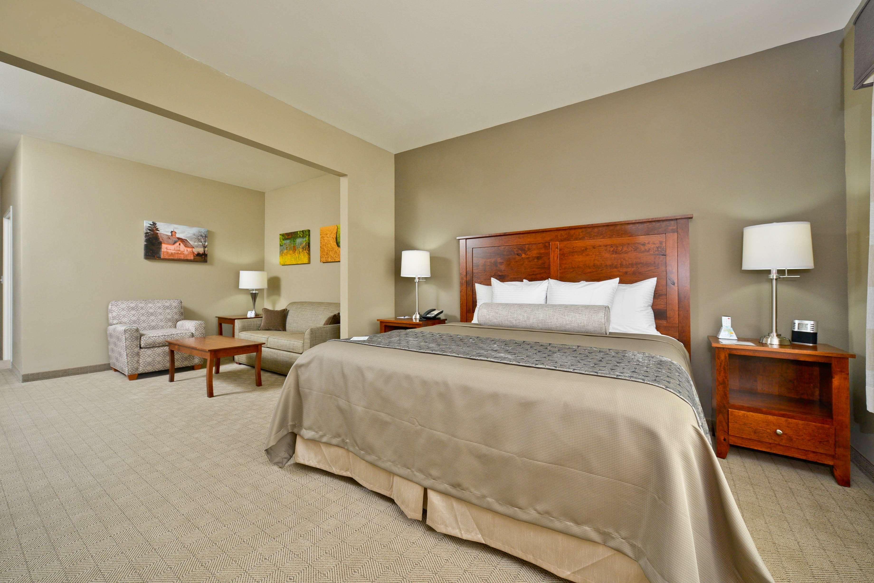 Best Western Plus Green Mill Village Hotel & Suites Arcola Eksteriør bilde