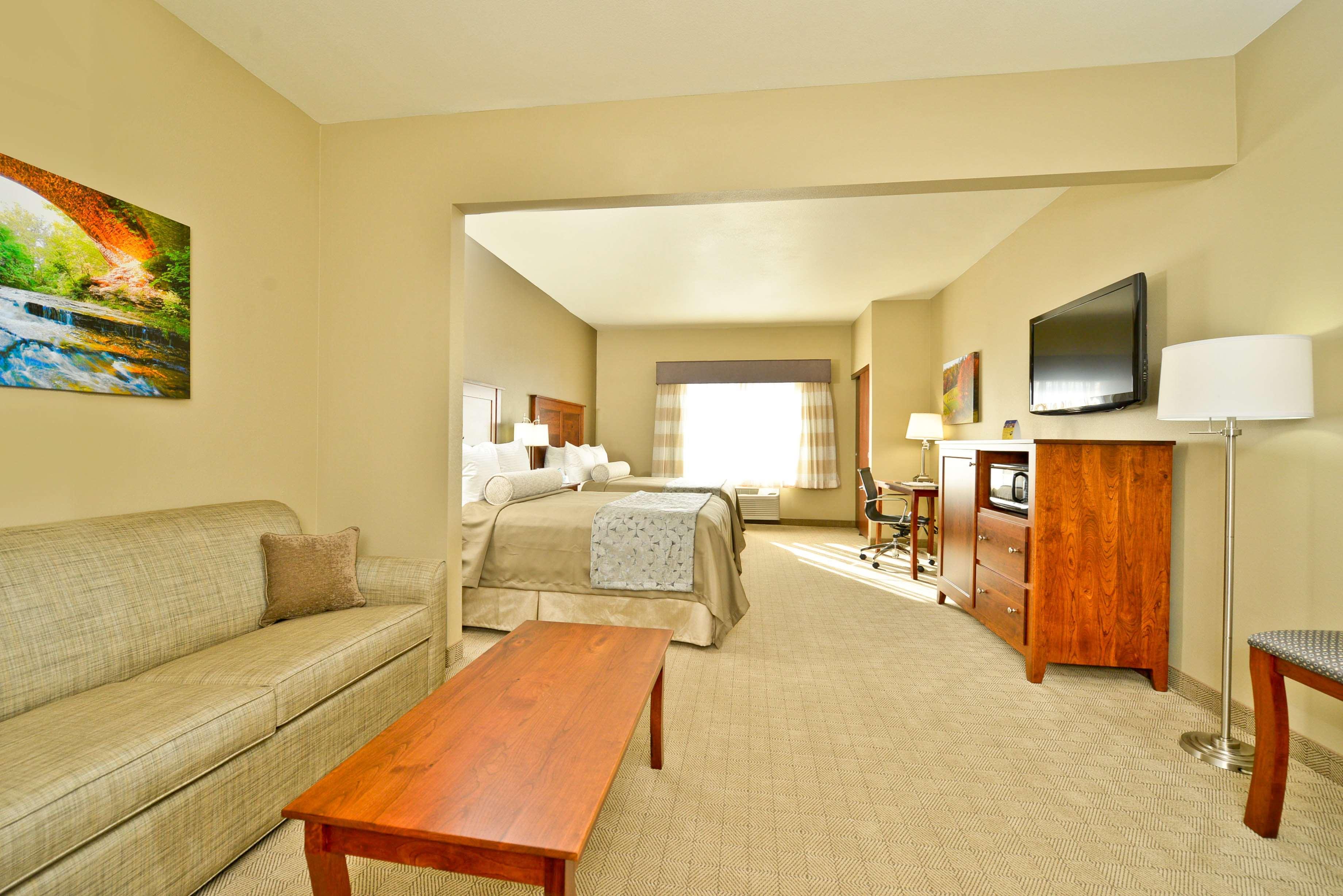 Best Western Plus Green Mill Village Hotel & Suites Arcola Eksteriør bilde
