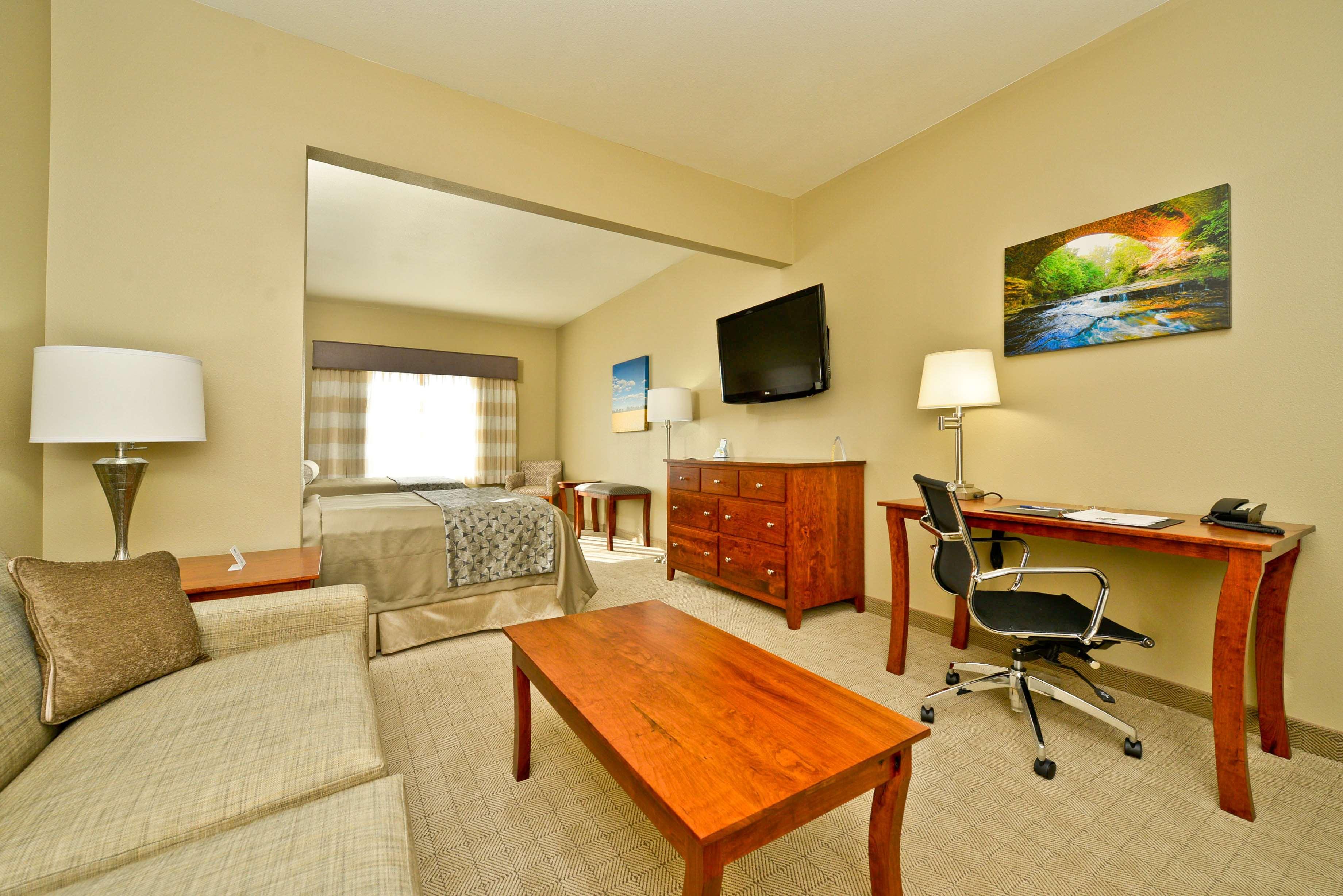 Best Western Plus Green Mill Village Hotel & Suites Arcola Eksteriør bilde