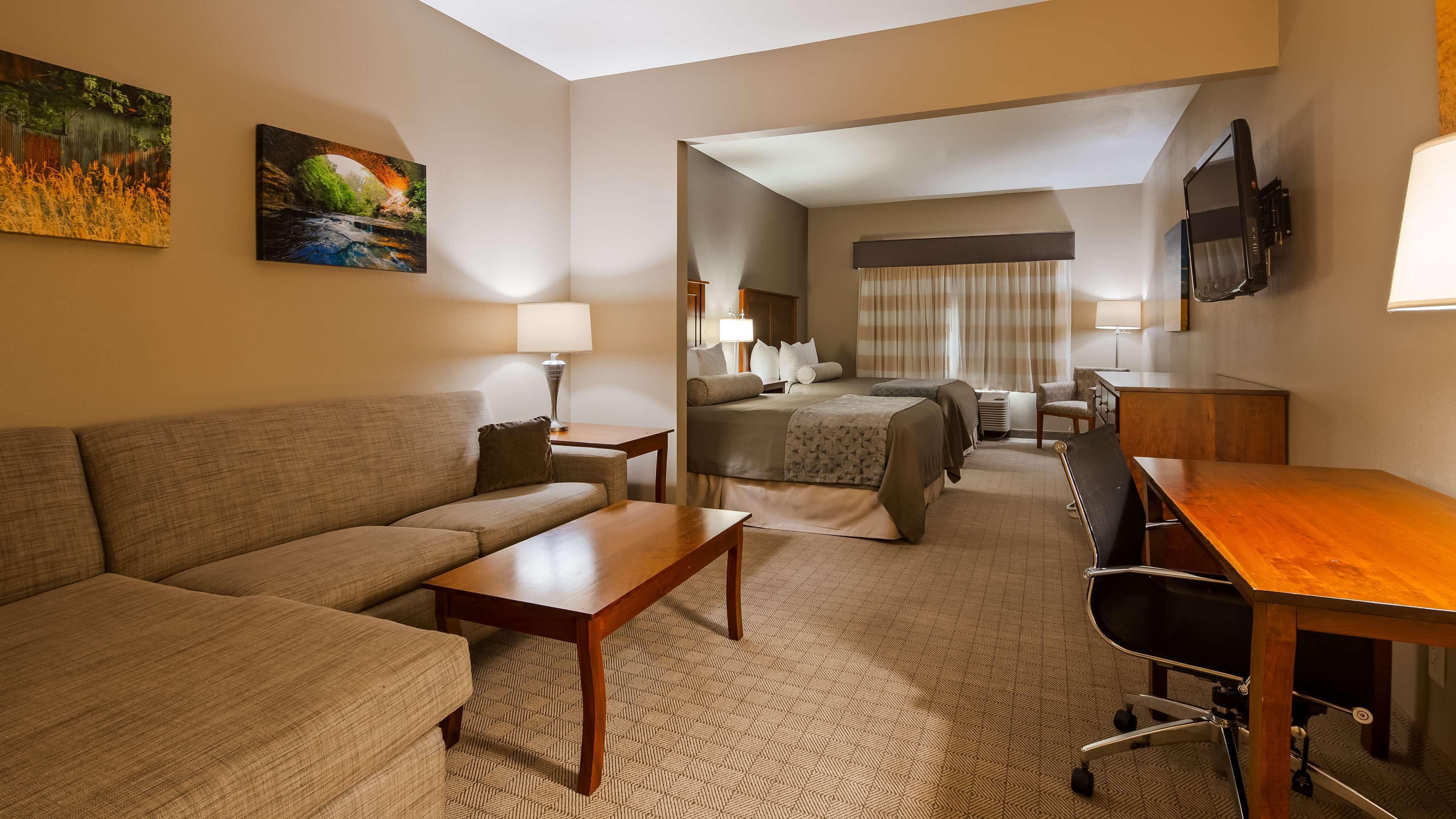 Best Western Plus Green Mill Village Hotel & Suites Arcola Eksteriør bilde