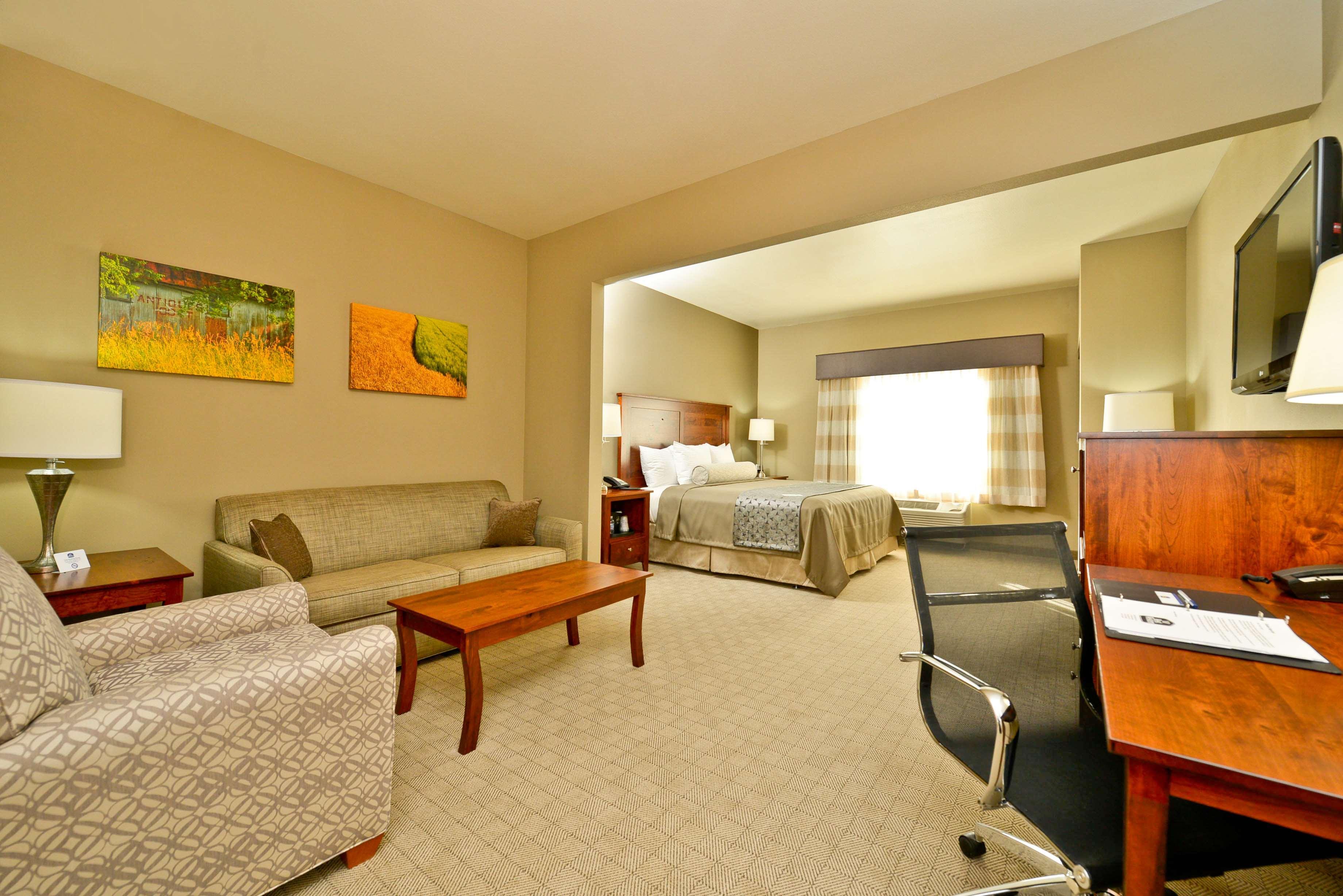 Best Western Plus Green Mill Village Hotel & Suites Arcola Eksteriør bilde
