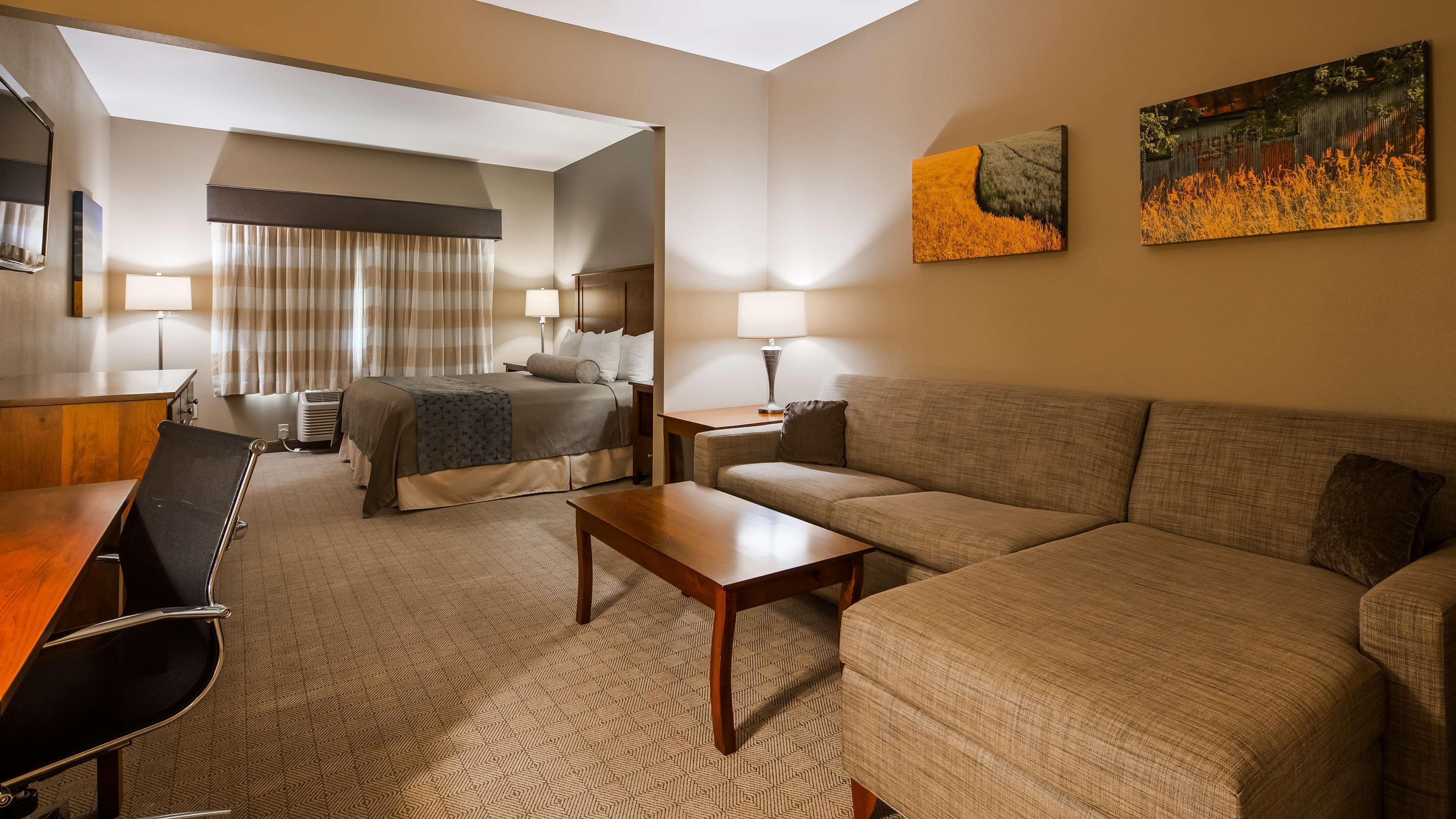 Best Western Plus Green Mill Village Hotel & Suites Arcola Eksteriør bilde
