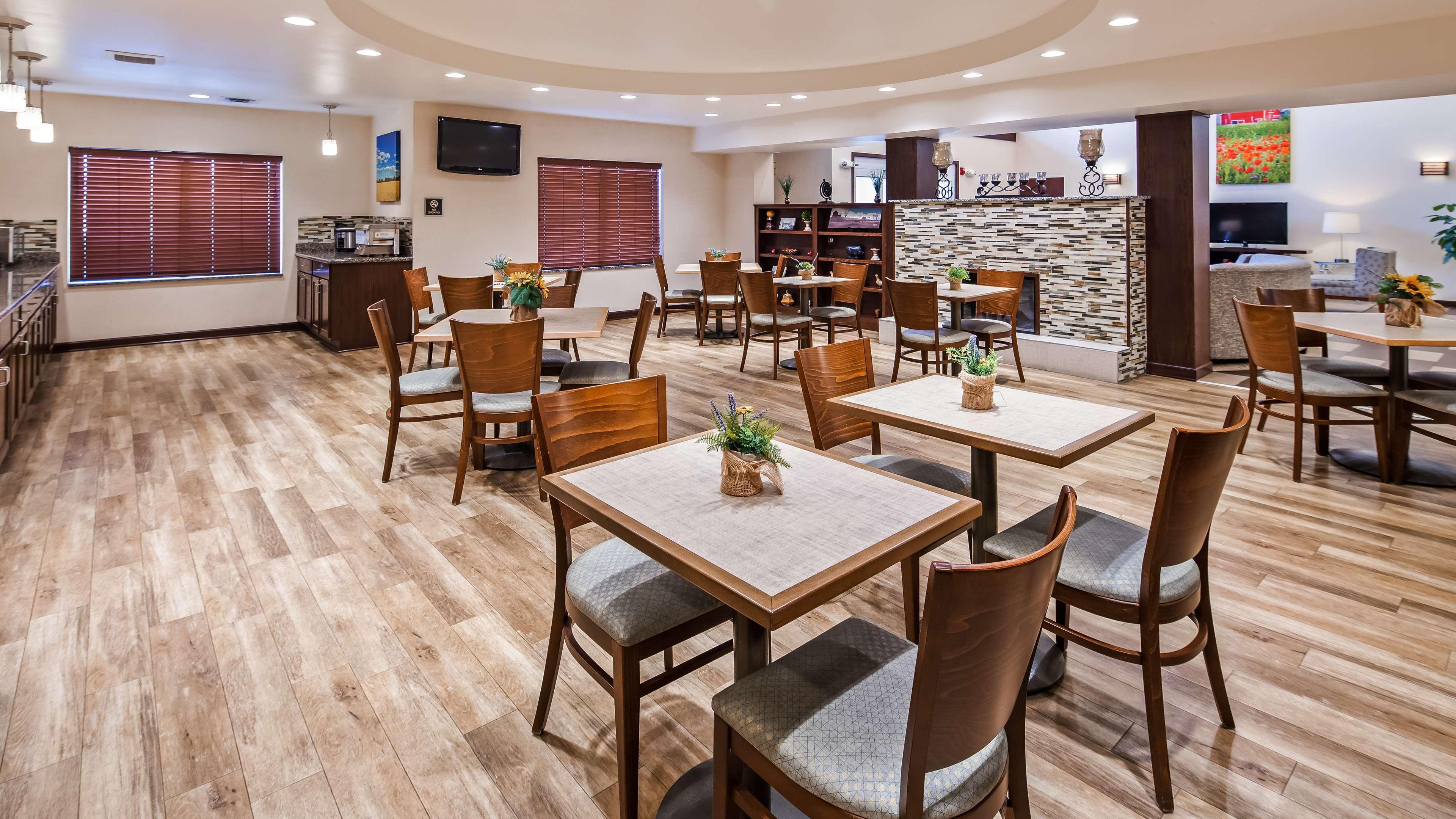 Best Western Plus Green Mill Village Hotel & Suites Arcola Eksteriør bilde