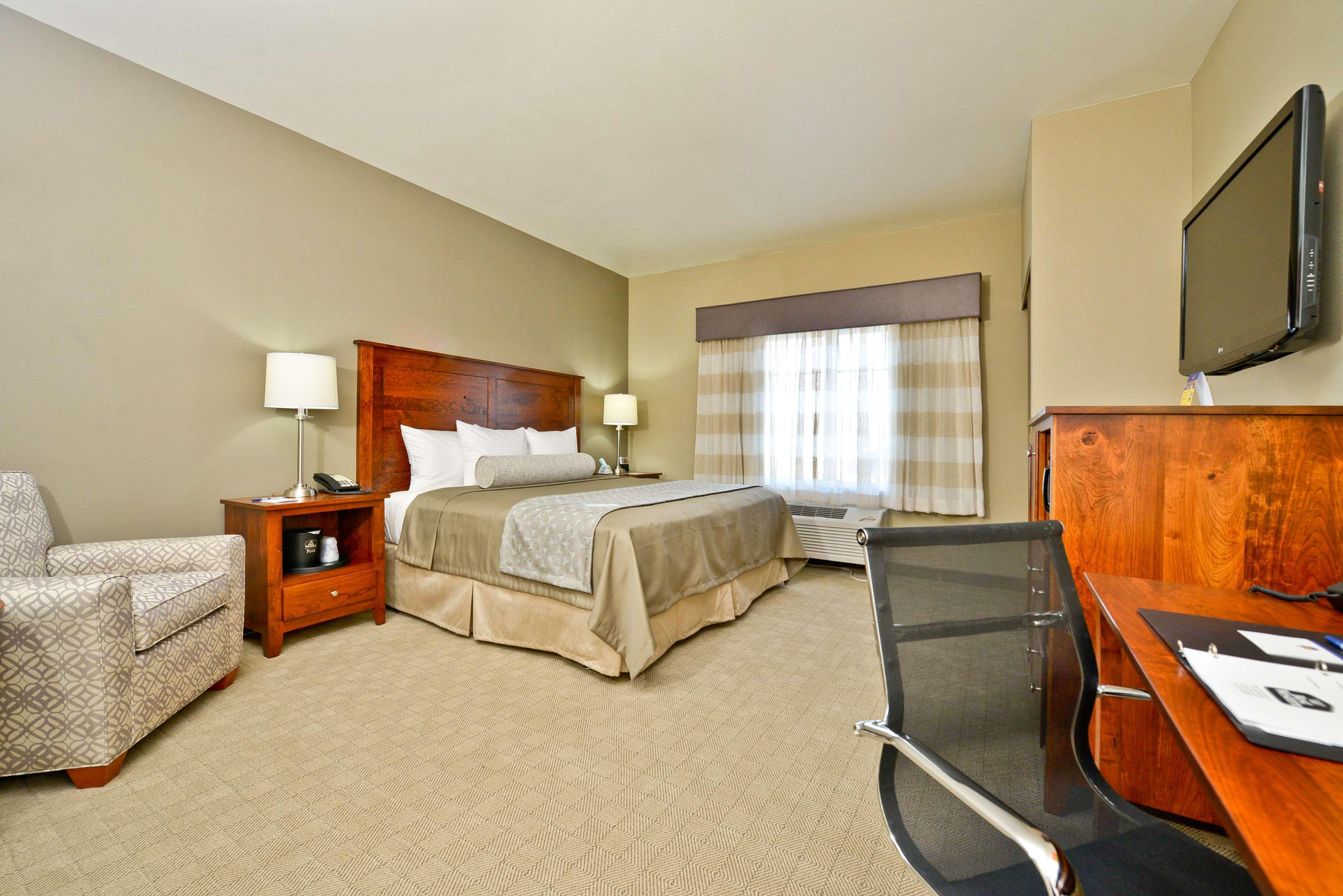 Best Western Plus Green Mill Village Hotel & Suites Arcola Eksteriør bilde