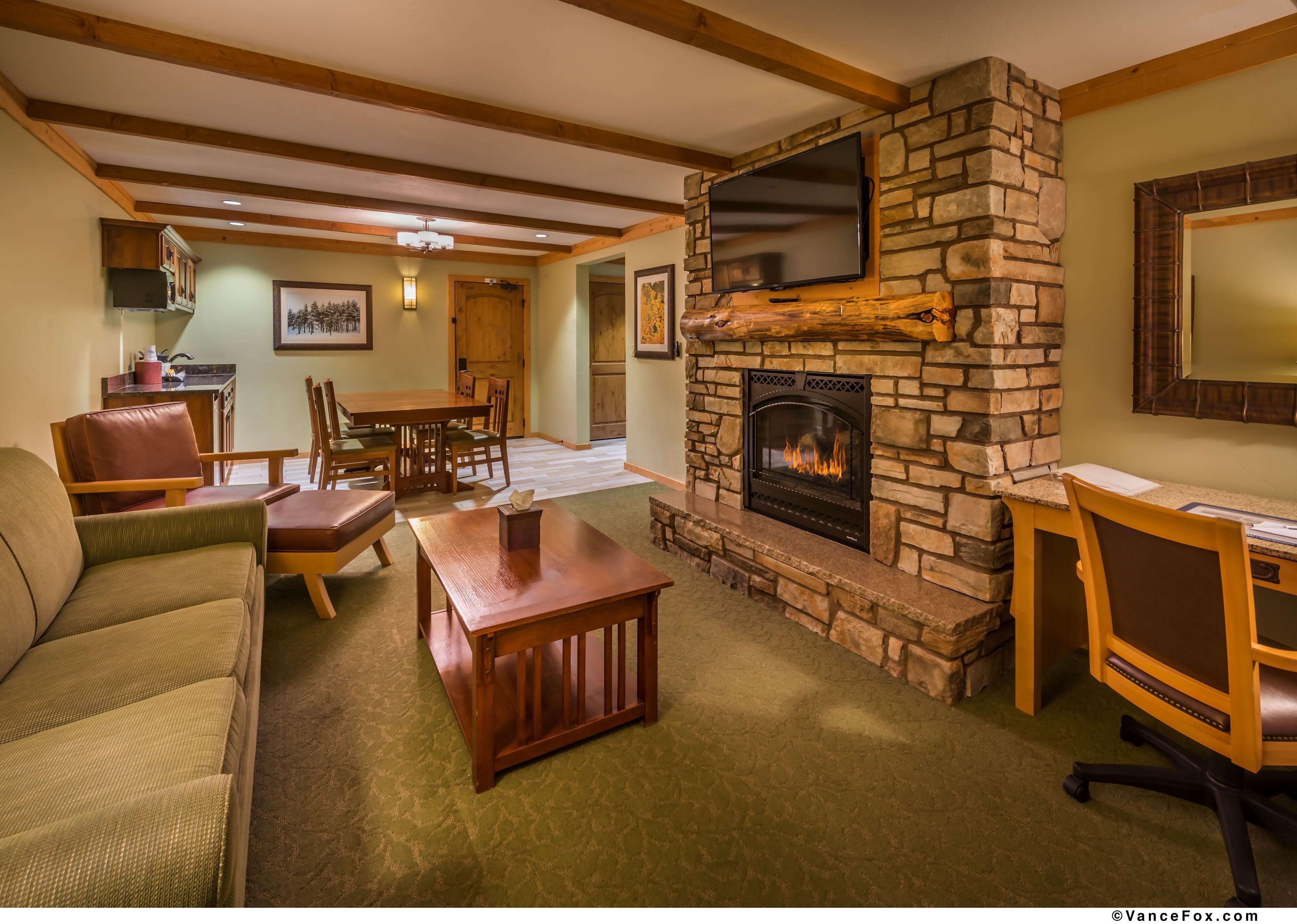 Best Western Plus Green Mill Village Hotel & Suites Arcola Eksteriør bilde