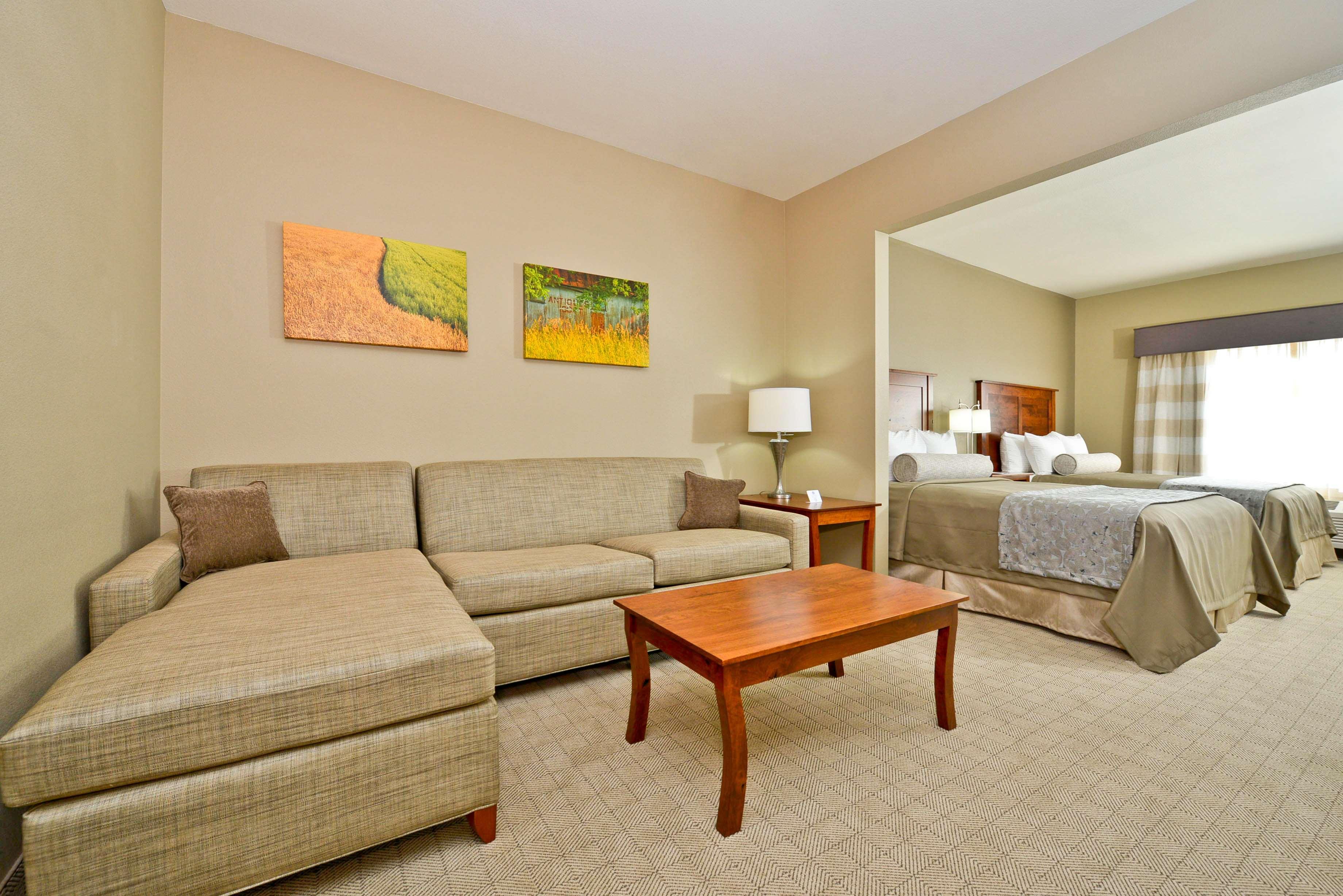 Best Western Plus Green Mill Village Hotel & Suites Arcola Eksteriør bilde